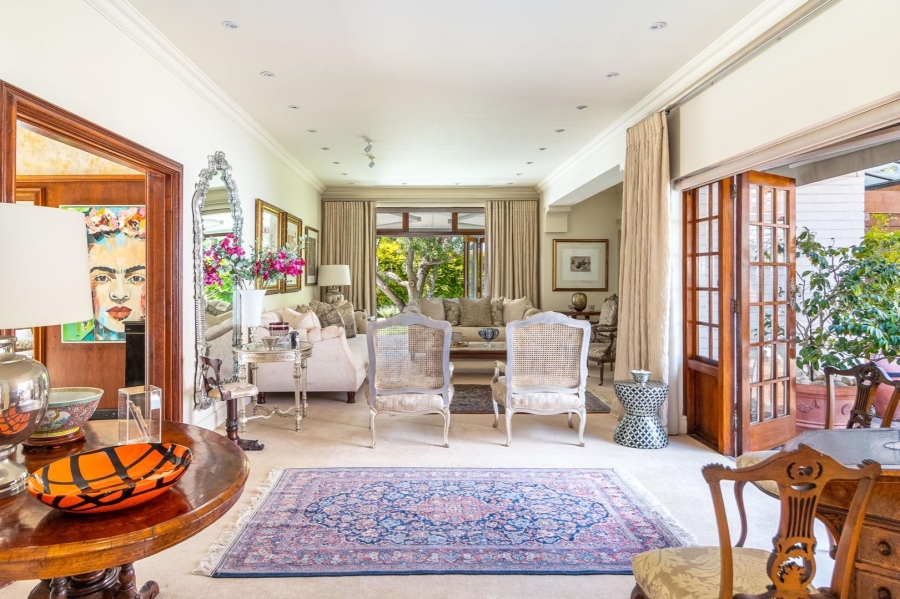 5 Bedroom Property for Sale in Fresnaye Western Cape